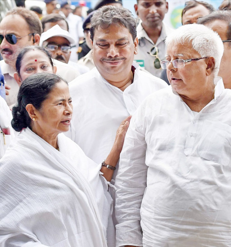 लालू यादव ने पूछा ममता बनर्जी से, क्या वह देश की प्रधानमंत्री बनेंगी?? ममता ने लालू से कहा….