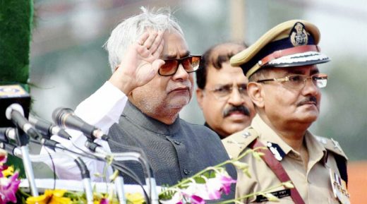 देश के शहीदों को नमन कर मुख्यमंत्री नीतीश कुमार ने ऐतिहासिक गाँधी मैदान में फहराया तिरंगा