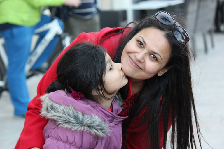 अंग्रेजों की धरती पर अपनी मातृभाषा हिन्दी की ज्योत जला रही है बिहार की यह बेटी