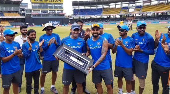 बिहार रणजी टीम से क्रिकेट कैरियर शरु करने वाले माही ने देश के लिए खेला 300 वनडे मैच