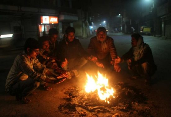 बिहारी घूर: आ गईलाs, भागs तारे कि न, अपना दुआवरा पर घुर न लगावे के?