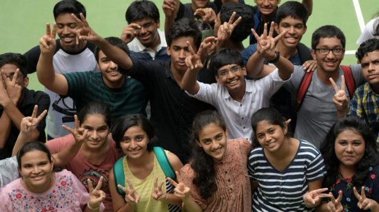 Bihar Board Results: बिहार बोर्ड इंटर का रिजल्ट हुआ जारी, मोबाईल पर ऐसे चेक करें अपना रिजल्ट