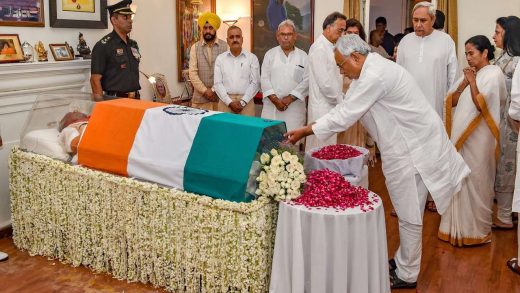 तुम लोग सिर्फ ‘बिहारी’ हो, मैं ‘अटल बिहारी’ हूँ..