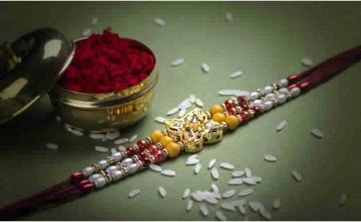 रक्षाबंधन: क्या राखी सिर्फ भाई-बहन के बचपन को बाँध सकती है?