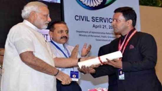 बिहार कैडर के आईएएस कुंदन कुमार बने देश के रक्षा मंत्री राजनाथ सिंह के निजी सचिव