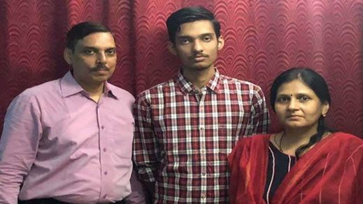 NEET Results: बिहार के आशि सिन्हा को महिला दिव्यांग श्रेणी में चौथा स्थान, अपूर्व बना स्टेट टॉपर