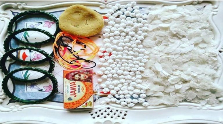 ई बाबाधाम का परसादी है; थोड़ा-सा खाकर देखिएगा, करेजा जुड़ा जाएगा