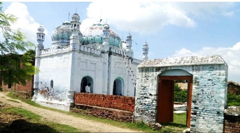 बिहार के इस गाँव में एक भी मुस्लिम नहीं, पर मस्जिद में रोज होती है अजान और पांच वक्त की नमाज