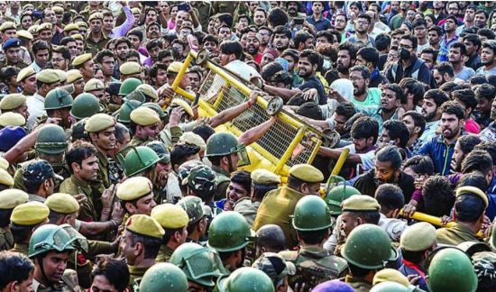 क्यों जेएनयू की फ़ीस वृद्धि का आम लोगों को विरोध करना चाहिए