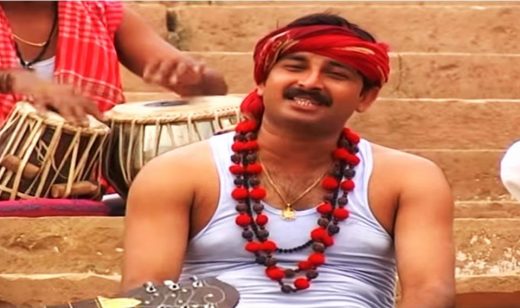 “..हीं हीं हीं हीं हंस देले रिंकिया के पापा” गाने को सदी का घोर गांधीवादी गाना घोषित किया है!