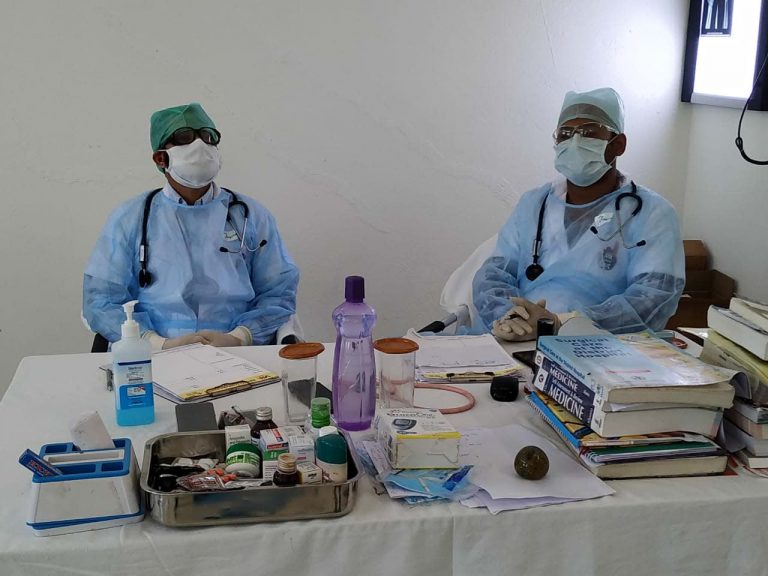 Coronavirus: बिहार में 83 कोरोना संक्रमित डॉक्टरों से ईलाज करवा रही है सरकार?