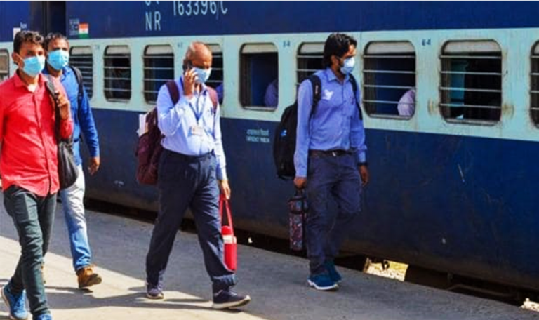 घर वापसी ट्रेन: श्रमिक स्पेशल ट्रेन का कैसे मिलेगा टिकट और कौन करेगा खाने-पीने की व्यवस्था?